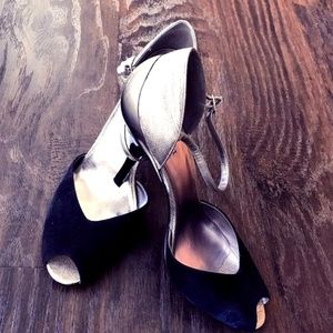 The Ultimate Black n Gold Heel